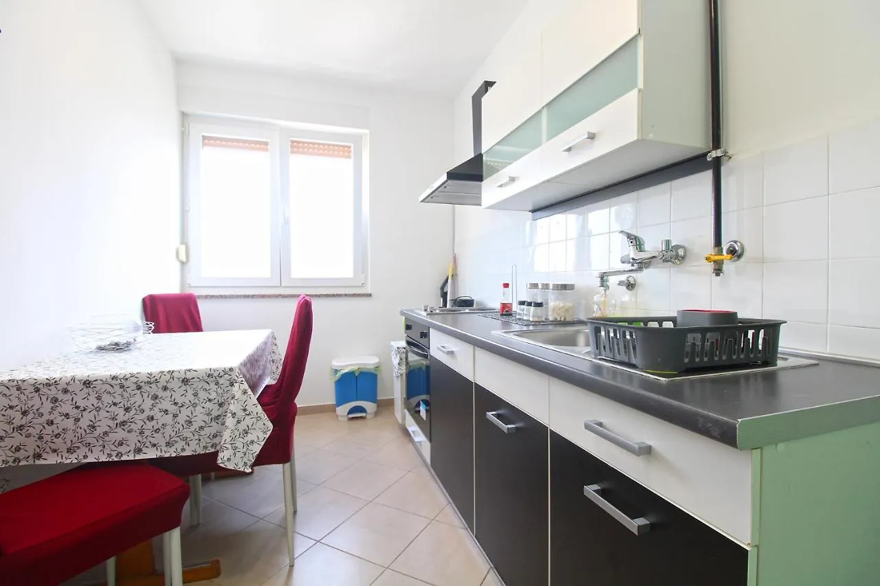 Apartment Dragan 2296 Pula