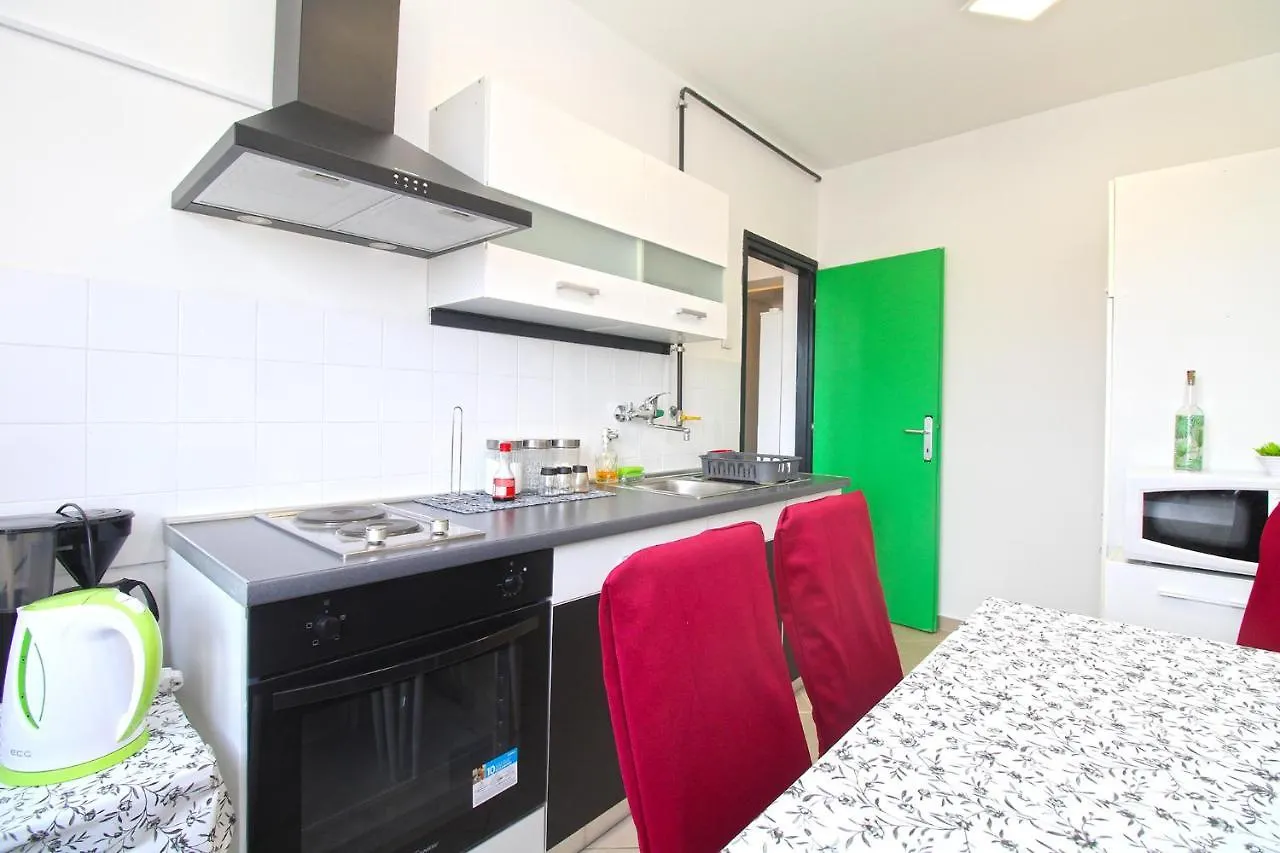 Apartment Dragan 2296 Pula