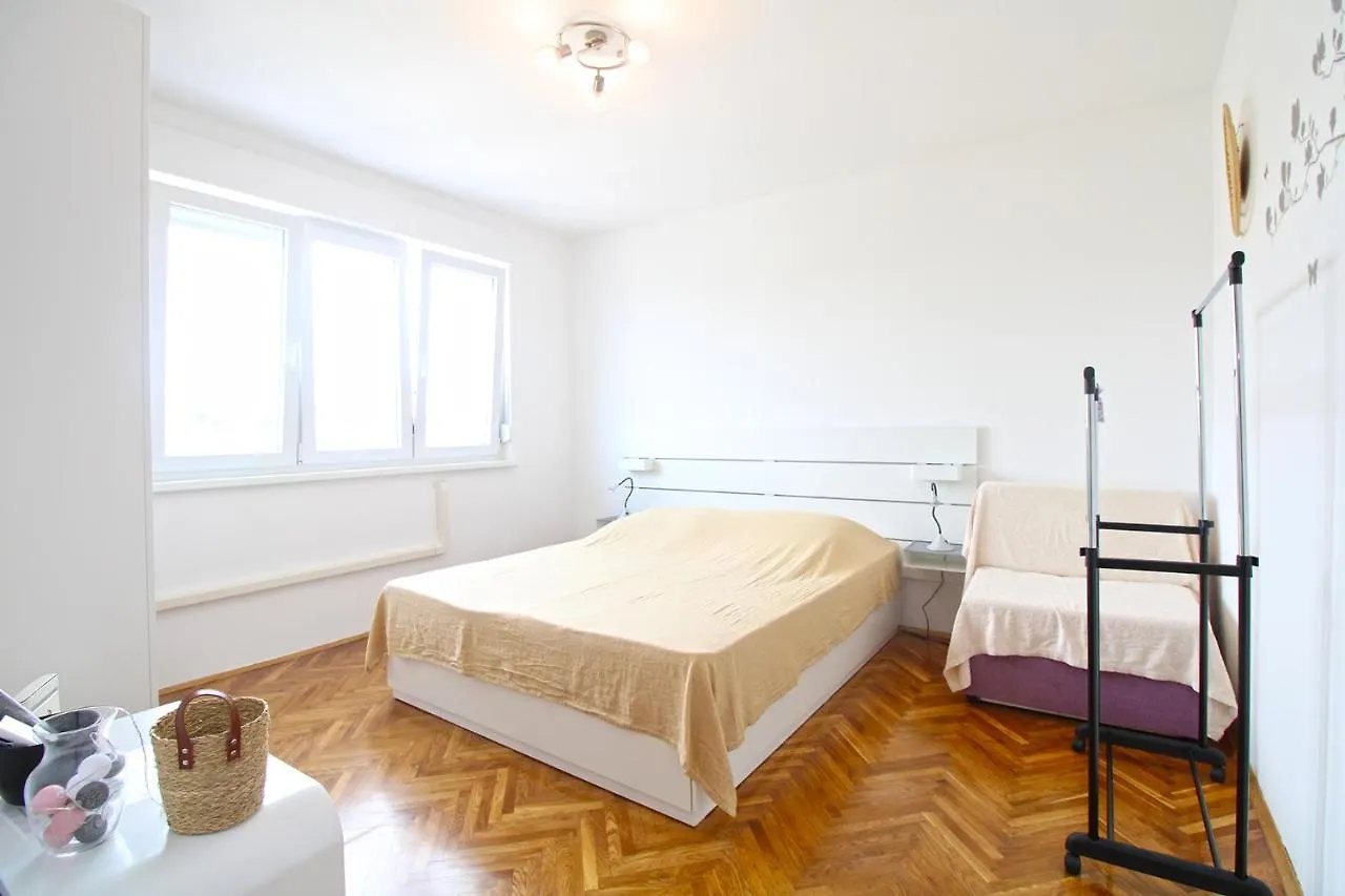 Apartment Dragan 2296 Pula Croatia